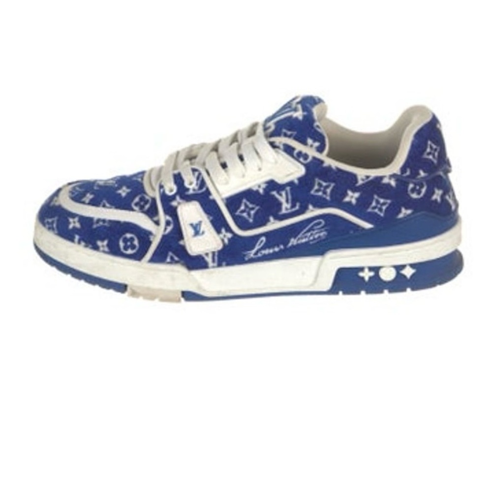 Men’s Louis Vuitton Sneakers - Picture 2 of 5
